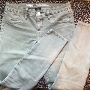 SUPER STRETCH MIDRISE GREEN JEGGINGS